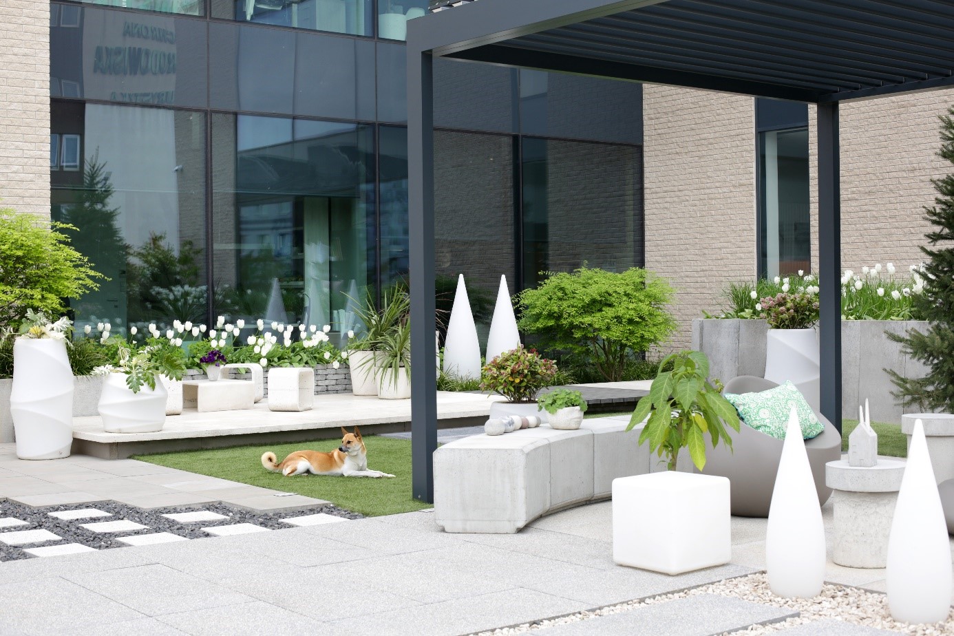 meble ogrodowe z betonu a warunki atmosferyczne